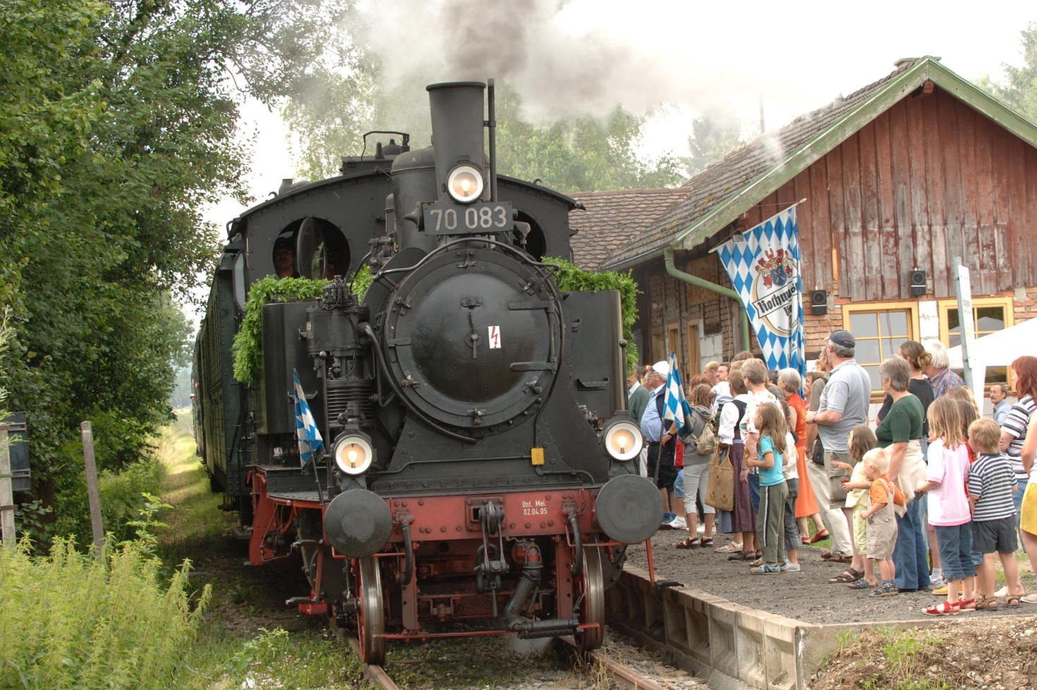 Bild: Die Lokalbahn in Halfing