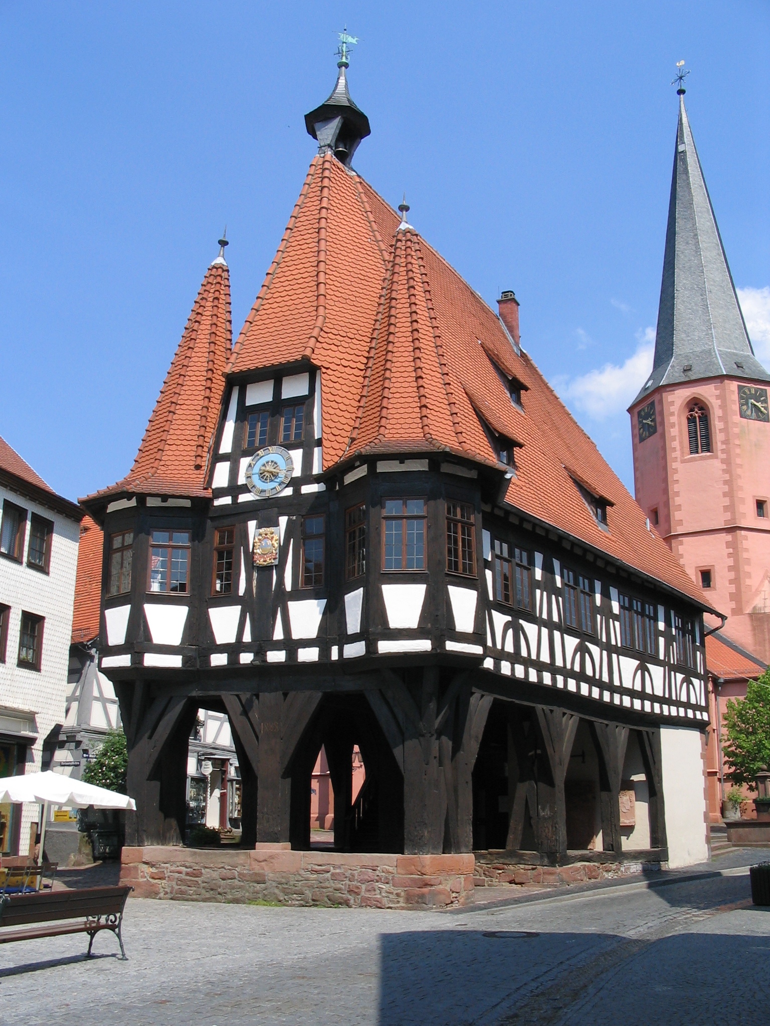 Das historische Rathaus am Michelstädter Marktplatz