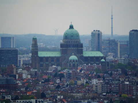 Nationalbasilika des Heiligen Herzens in Brüssel im Stadtbild