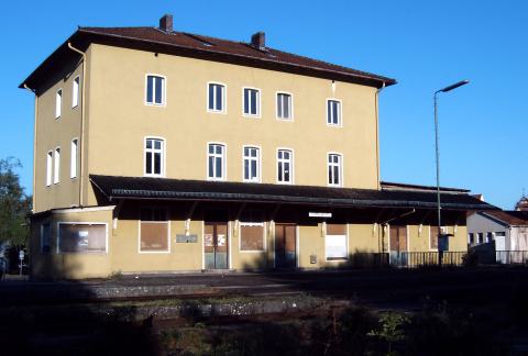 Der Bahnhof in Dinkelsbühl. Von hier bin ich mit dem Dampfzug nach Feuchtwangen gefahren.